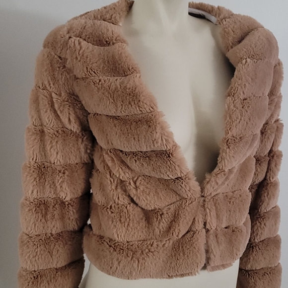"GIFTED" w/purchase Faux Fur Jacket Beige XS - Picture 2 of 9